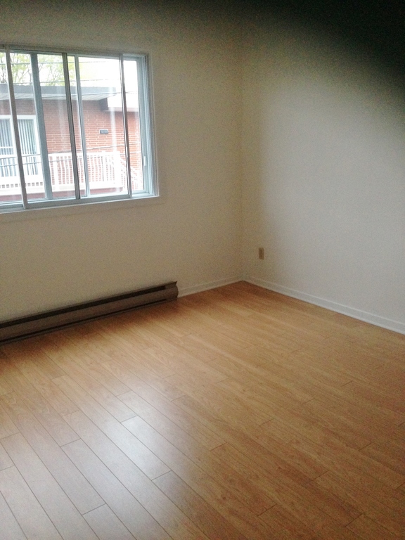 Immense 5 1/2 Lumineux Pres De Tout | 3227877