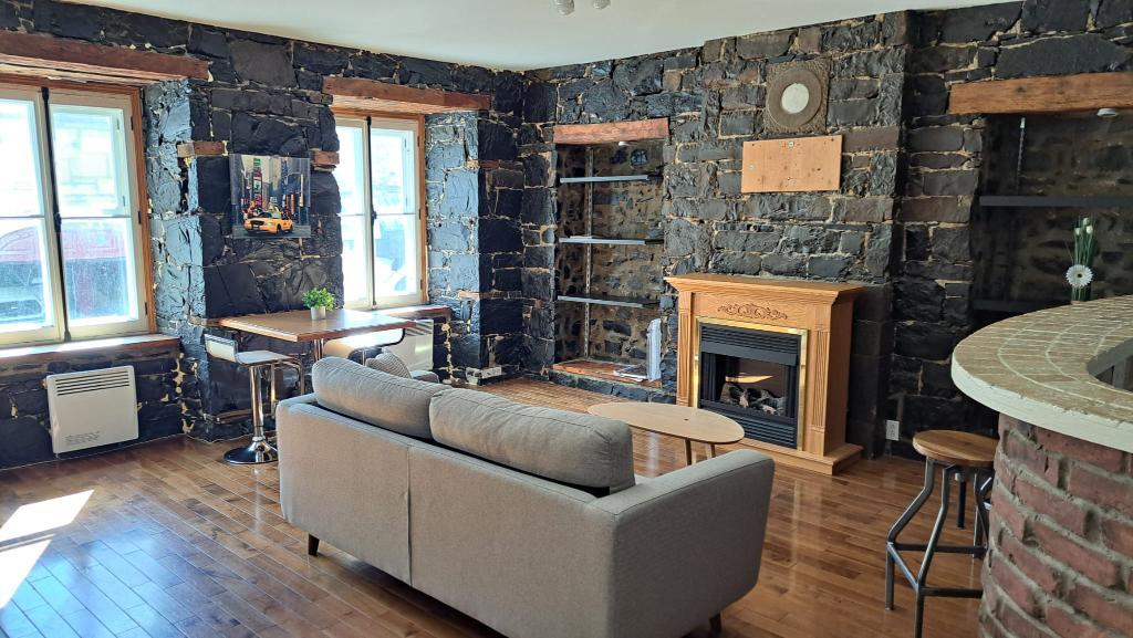 Bel appartement dans le Vieux-Québec! Entre le Château Frontenac et Place Youville! 100% meublé, laveuse, sécheuse! A qui la chance! | 3228237