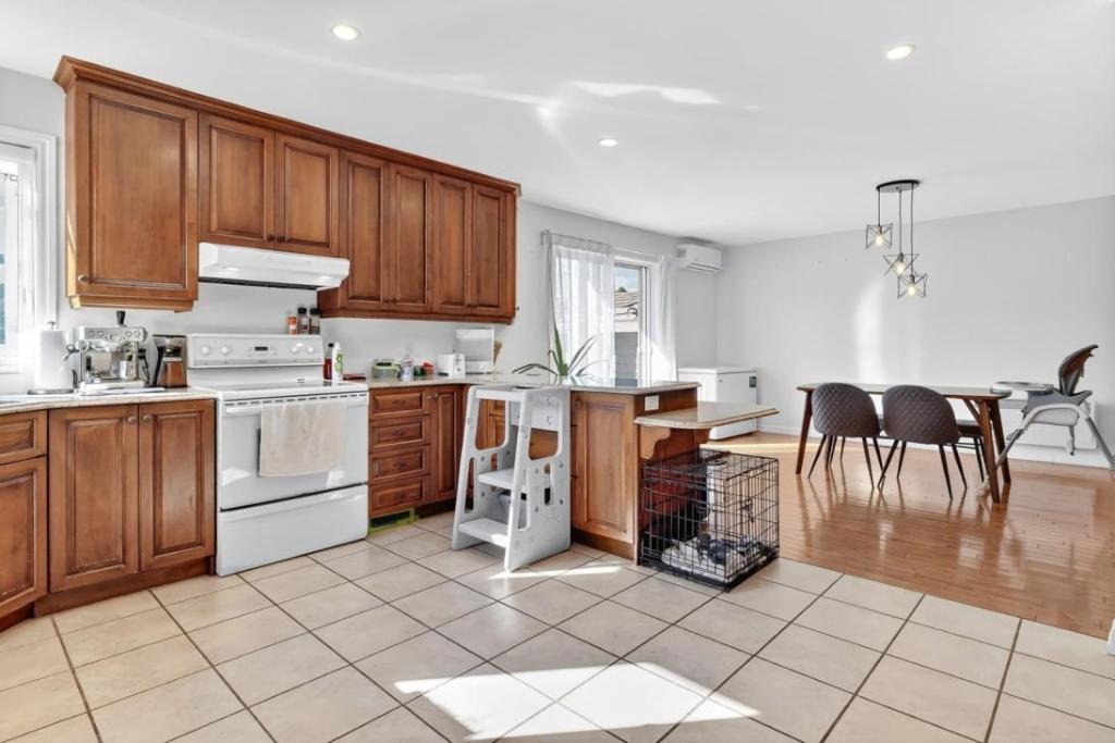 TRÈS GRAND 6 1/2 À LOUER POUR LE 1ER AVRIL 2026 | 3228312