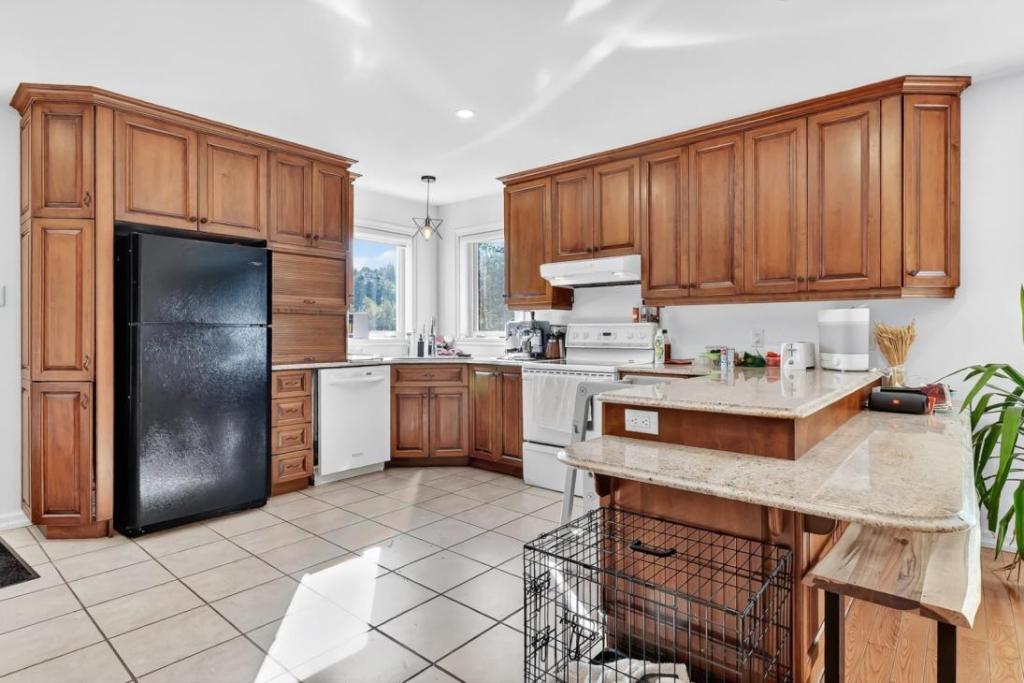 TRÈS GRAND 6 1/2 À LOUER POUR LE 1ER AVRIL 2026 | 3228312