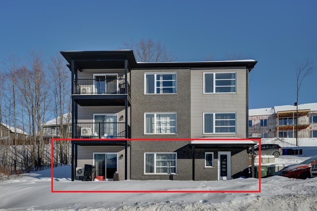 Magog - condo / apartement à louer avec une vue spectaculaire disponible chez 1 July 2026 | 3228333