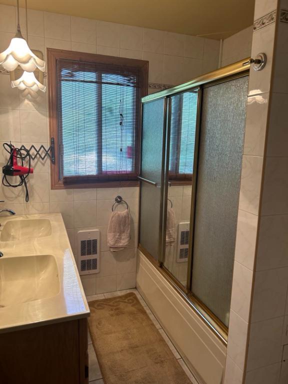 Grand RDC 5½ with Anjou a louer | 3228339