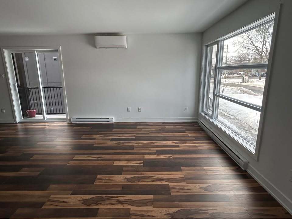 ***Appartement De 3 Chambres Et 1 Salle | 3228424