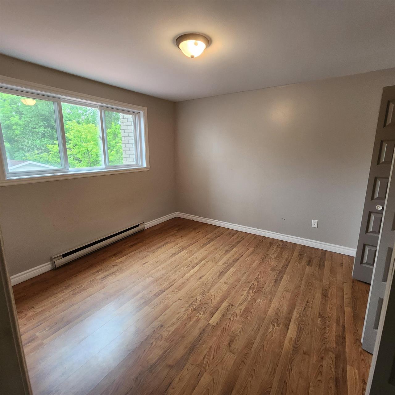 Immeuble - 101 7e Avenue Sud 3½ à Louer - Richmond | 3228445