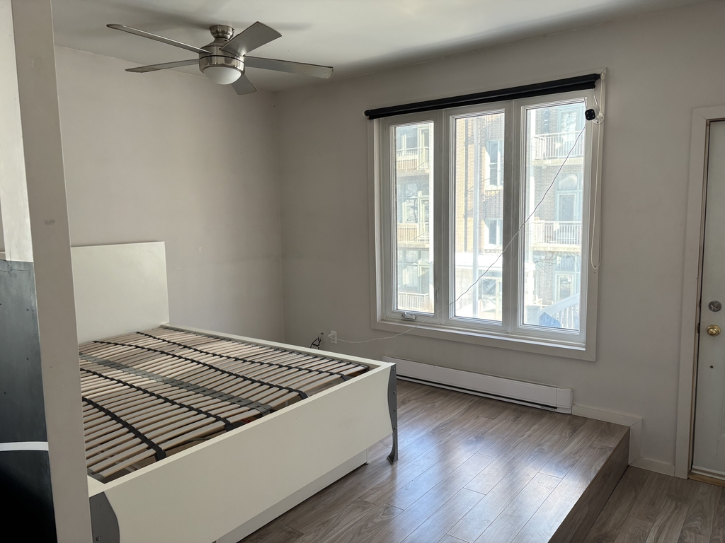Studio 2 1/2 – Disponible Maintenant | 3228452
