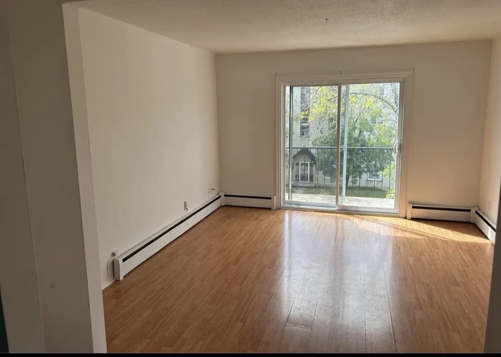 GRAND 4 ½|CHAUFFAGE-EAU CHAUDE | 3228474