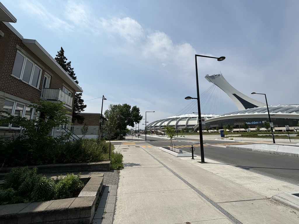 SPACIEUX 2 1/2 à Côté Du MÉTRO VIAU | 3228543