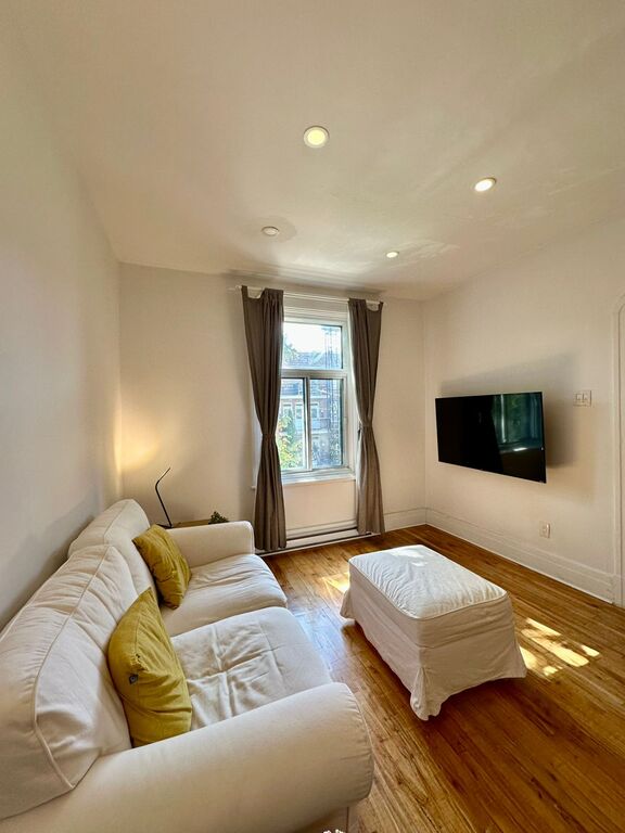 Verdun - Superbe 4 1/2 Meublé Et Rénové | 3228621