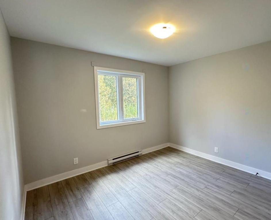 Cessation De Bail à Bromont | 3228731