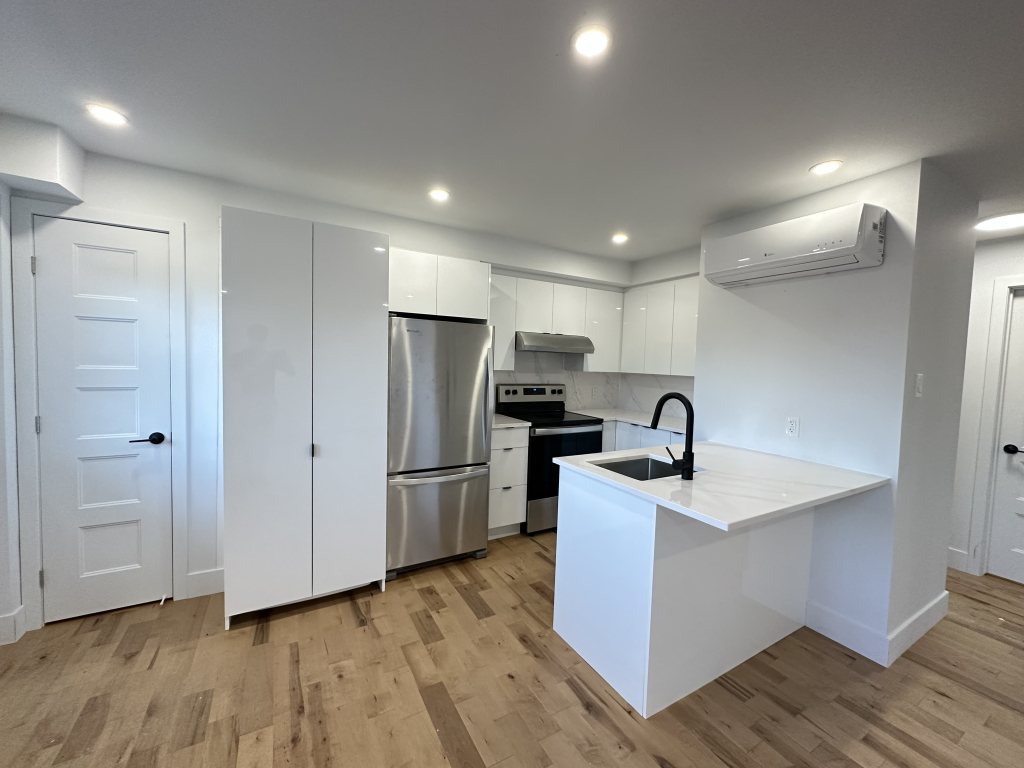 Super 4.5 Moderne Proche Du Metro! | 3228774