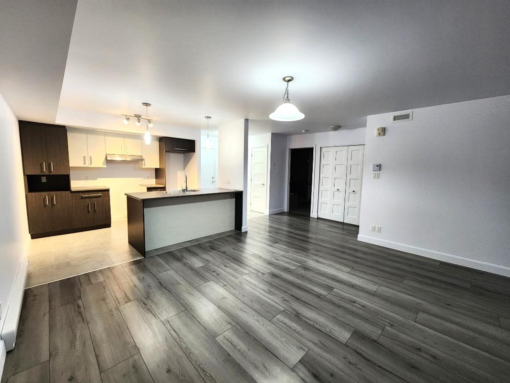 **APPARTEMENT**3 ½ **Boul. Bastien, près des Galeries de la Capitale | 3228964