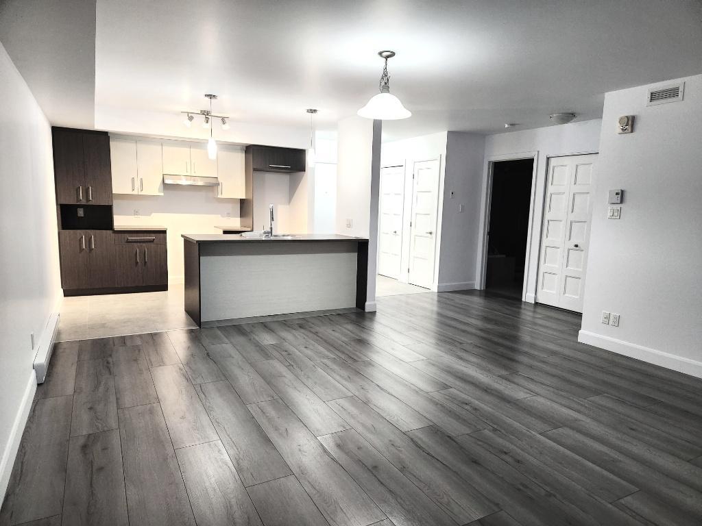 **APPARTEMENT**3 ½ **Boul. Bastien, près des Galeries de la Capitale | 3228964