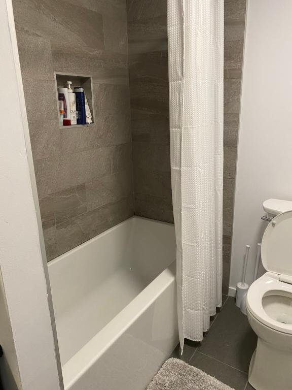 Location 4 1/2 | 3229014