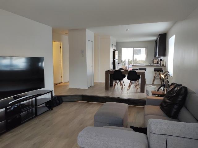 Location 4 1/2 | 3229014