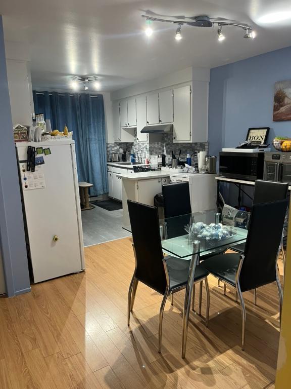 À laval, 3 grands 4 1/2 à louer, disponible immédiatement ou le 1er juillet | 3229024