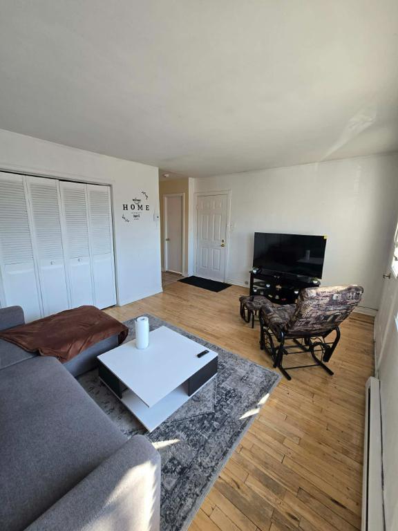 Très beau 4 1/2 près de TOUT et TRANQUILLE !!! | 3229166