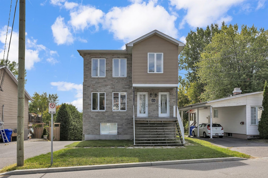 Lumineux Et Grand Appartement 4 1/2 | 3229233