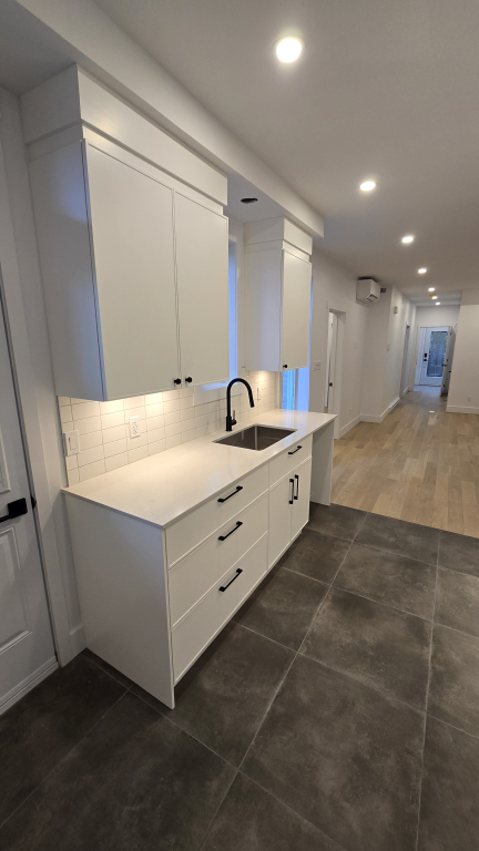 Complèt. Rénové 2e Stationnement, Borne | 3229249