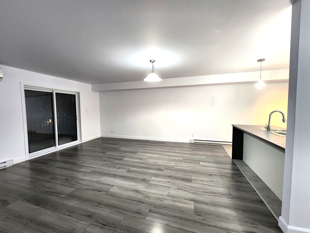 **APPARTEMENT**3 ½ **Boul. Bastien | 3239880