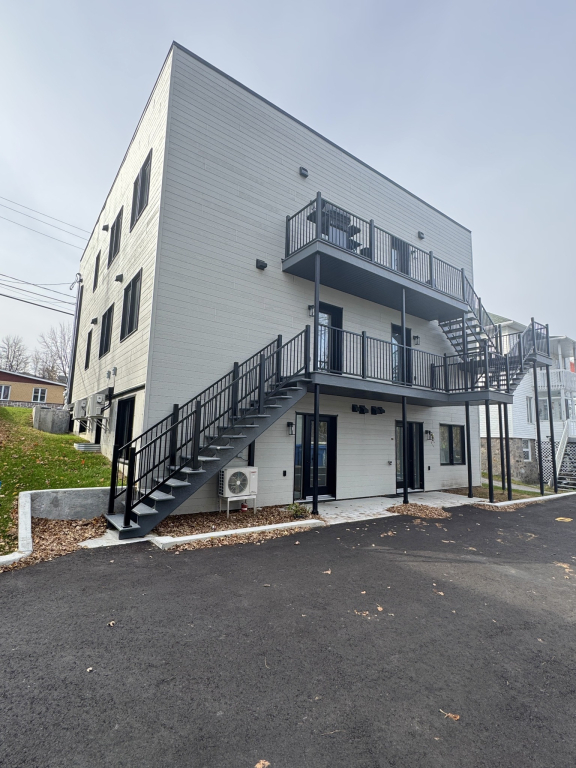 Logement à Louer à Alma - Rue Collard | 3229349