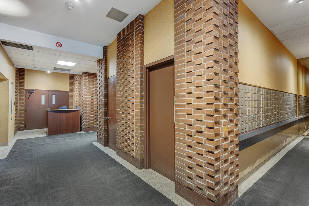 4 1/2 - DOWNTOWN | 3229402