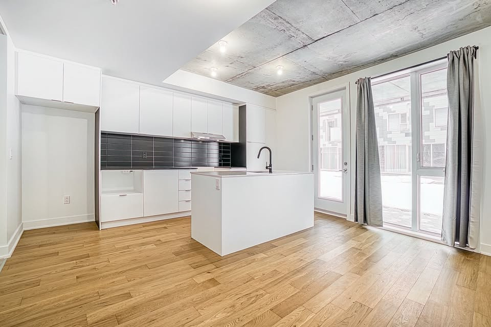 Appartement 1 Chambre Dans Cité Angus | 3229422