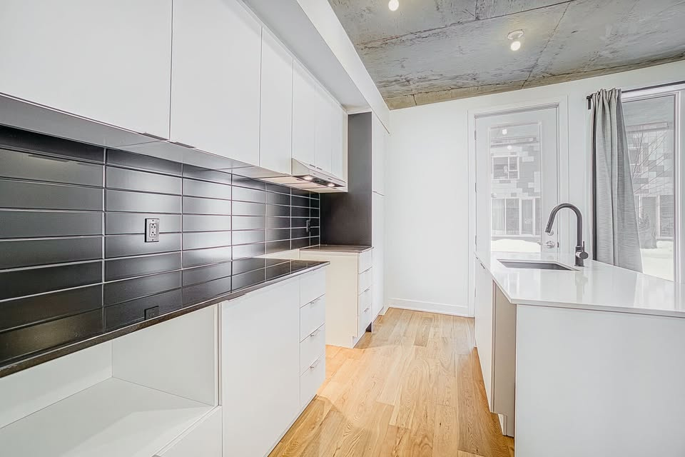 Appartement 1 Chambre Dans Cité Angus | 3229422