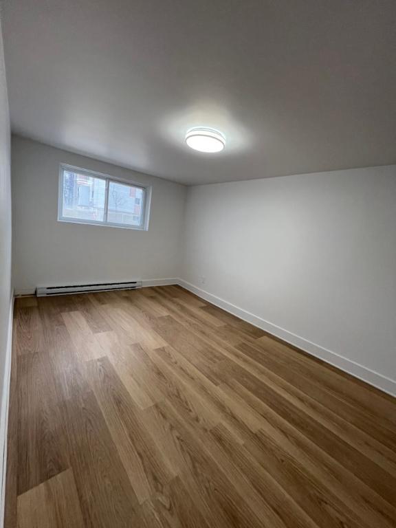 4 1/2 rénové à Laval | 3229621