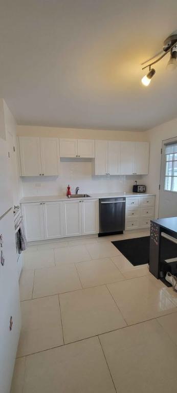 TRÈS BEAU 4 1/2 - MODERNE - QUARTIER CALME | 3229689