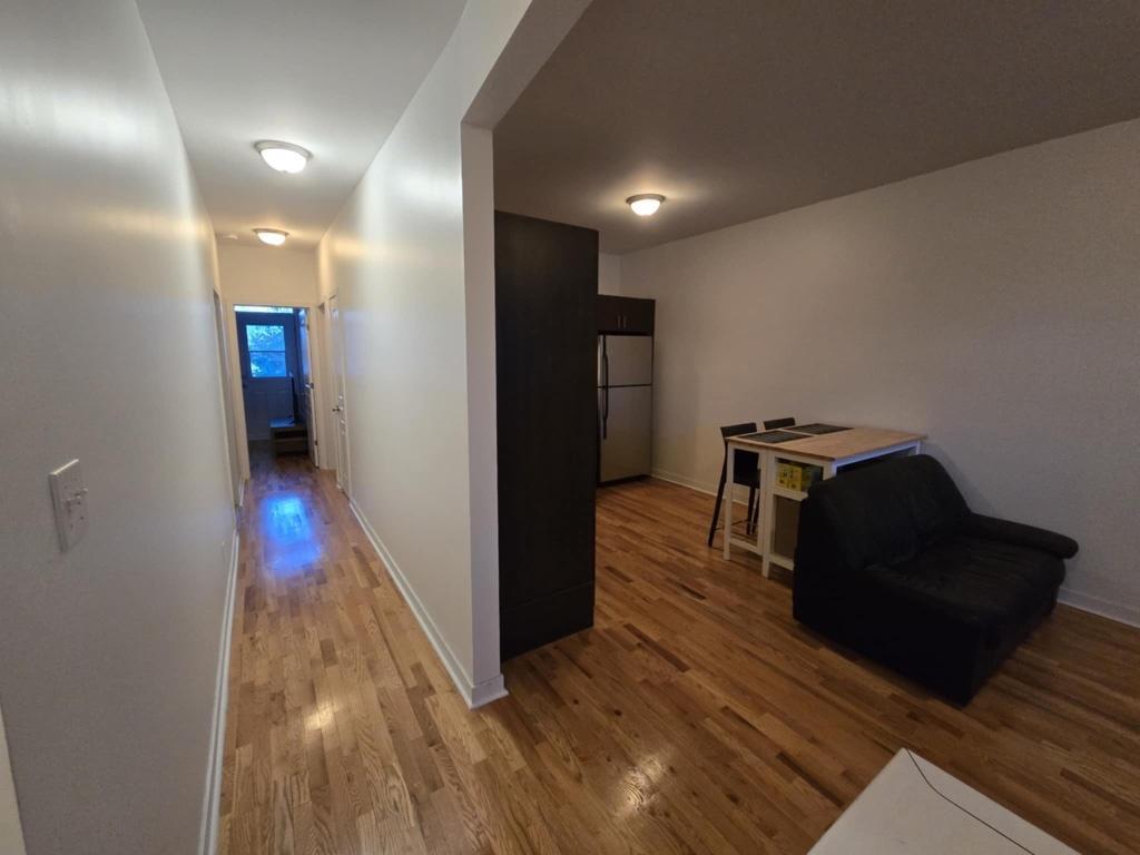2 bedrooms with hard wood floors | 3229721