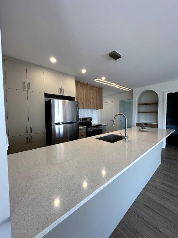 5 1/2 à louer - L'assomption, St-gérard-de-majella ( Inclus: Électros complet, 2 stationnements, cabanon, air climatisé) | 3229728