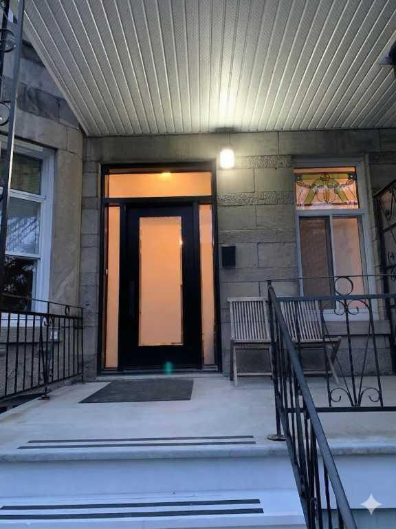 Superbe grand 5 1/2 Petite Patrie,avec 1 stationnement couvert | 3229731