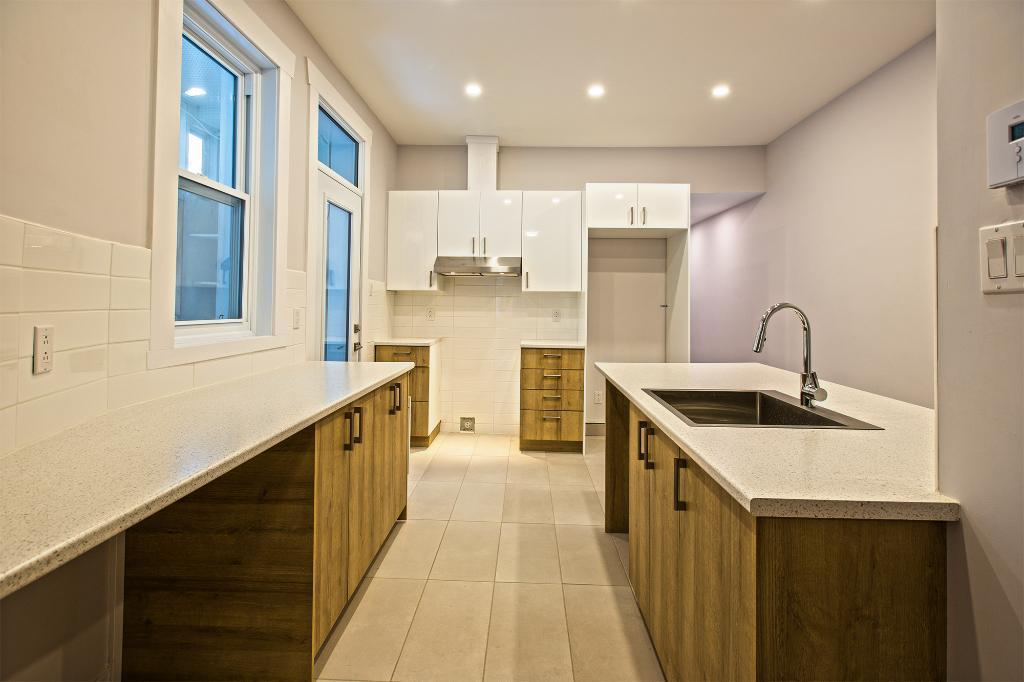 Superbe grand 5 1/2 Petite Patrie,avec 1 stationnement couvert | 3229731