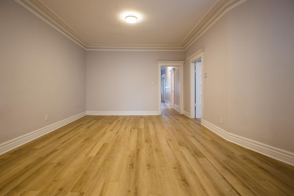 Superbe grand 5 1/2 Petite Patrie,avec 1 stationnement couvert | 3229731