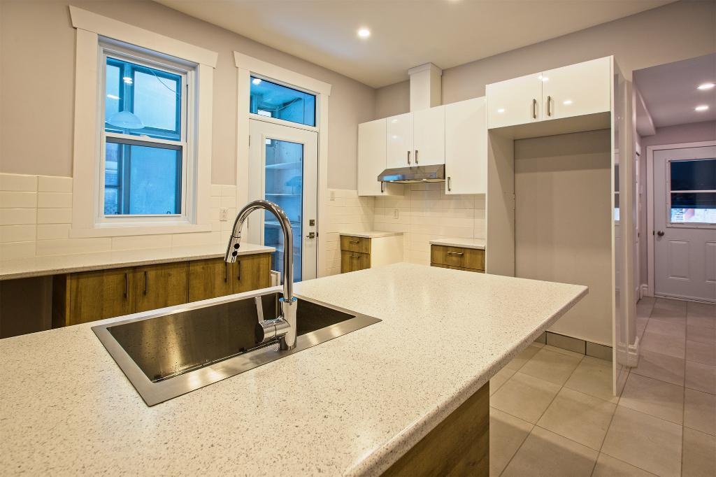 Superbe grand 5 1/2 Petite Patrie,avec 1 stationnement couvert | 3229731