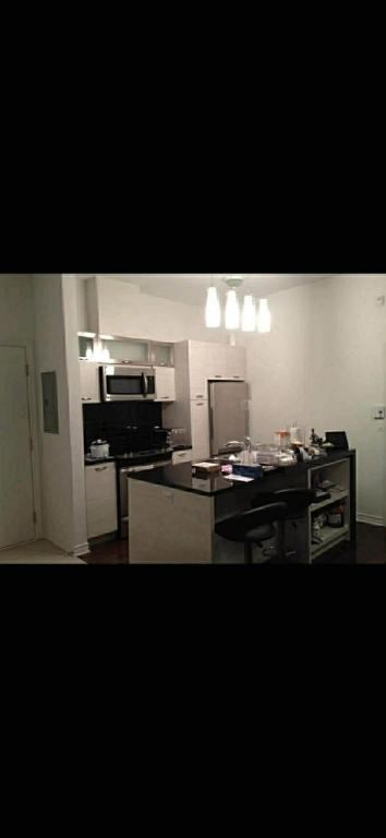 Beau et unique 4 1/2 propre en son genre avec grande terrasse privée+parking interne plus borne de recharge pour auto électrique à partir du 1ier mai. | 3229732