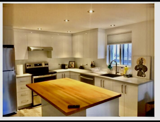 Superbe 2 1/2 Ensoleillé Semi-meublé | 3229872