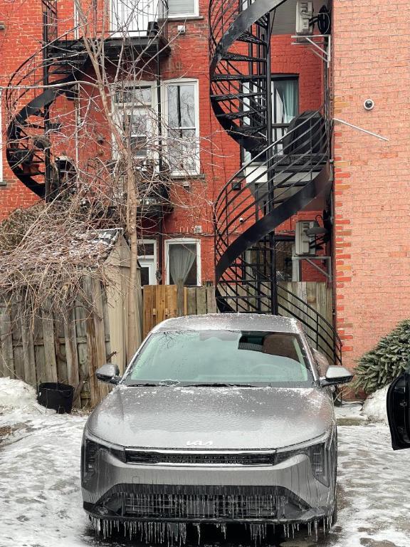 Magnifique grand 5 pièces à louer – Rue Adam à Montréal | 1 985 $/mois | 3229954