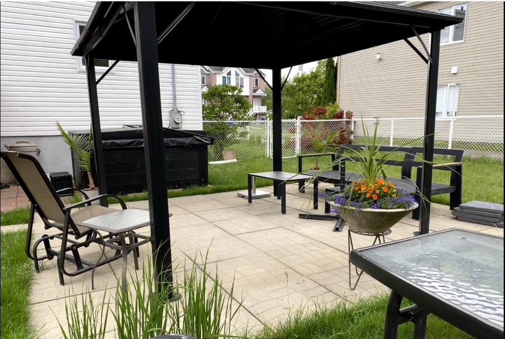 Maison rénovée avec cour | 3230279