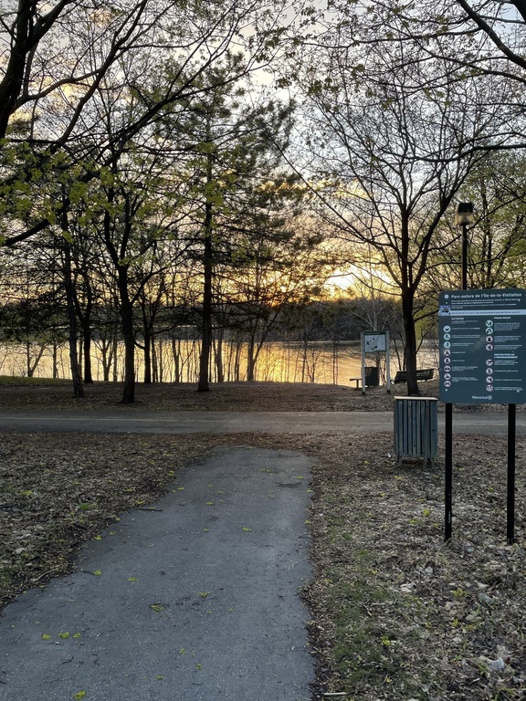 Grand 4 1/2 Ahuntsic - 2 Ch. Coucher + | 3230668