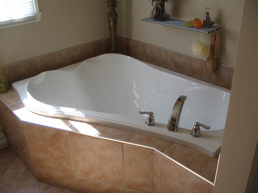 Grand 4 ½ Style Condo Fraichement Peint | 3230676