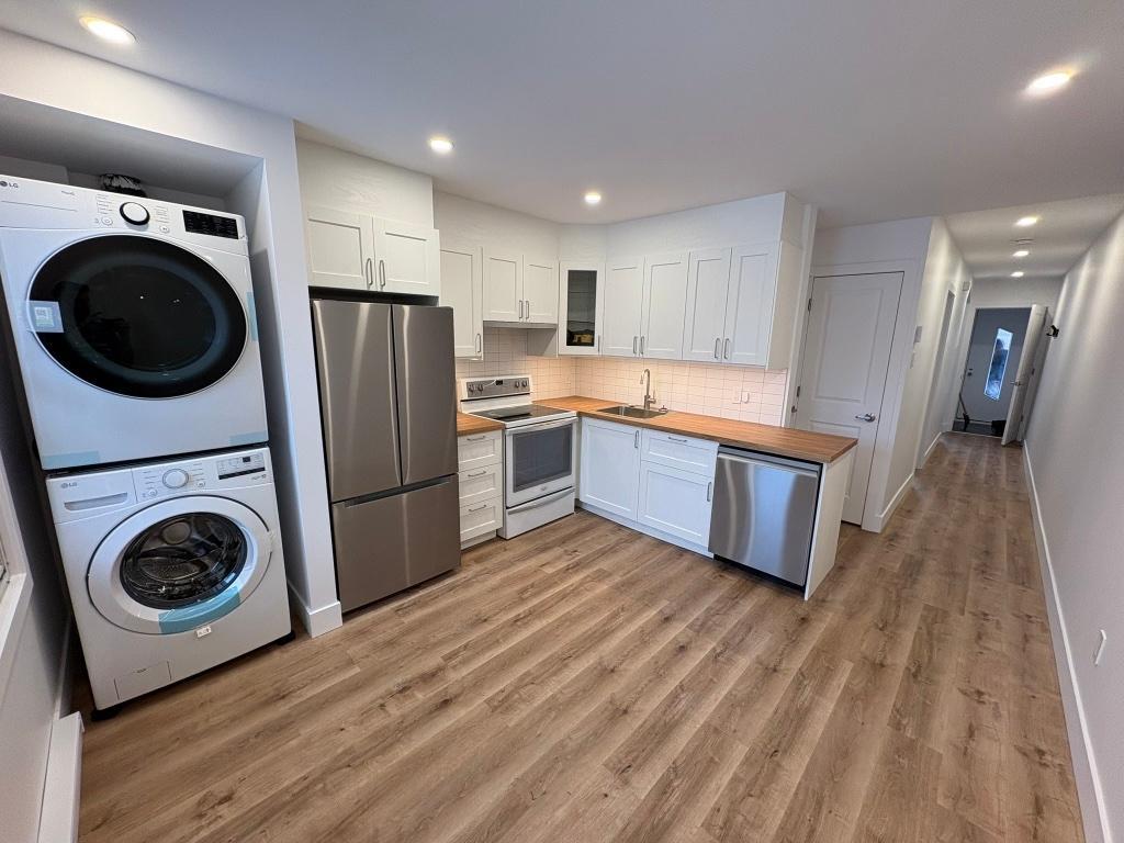 Grand 2 1/2 - Rénové - Cuisine Séparée | 3230709