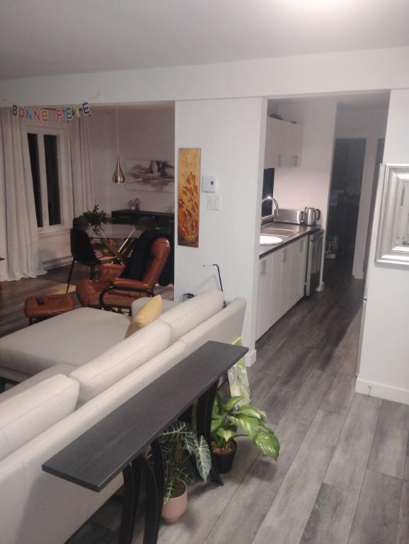 4 1/2 a loué pour juillet ou aout a St-Augustin de Desmaures | 3230714