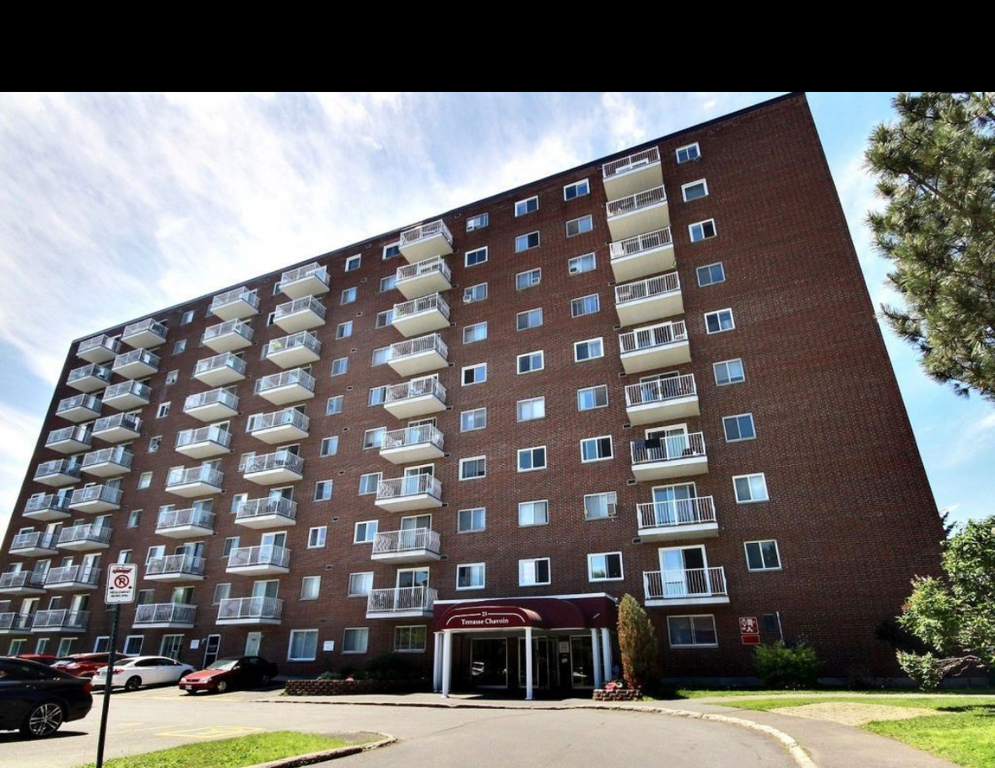 Condo à Louer | 3231454