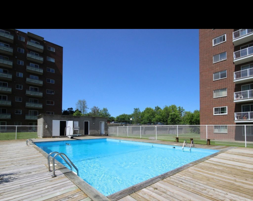 Condo à Louer | 3231454