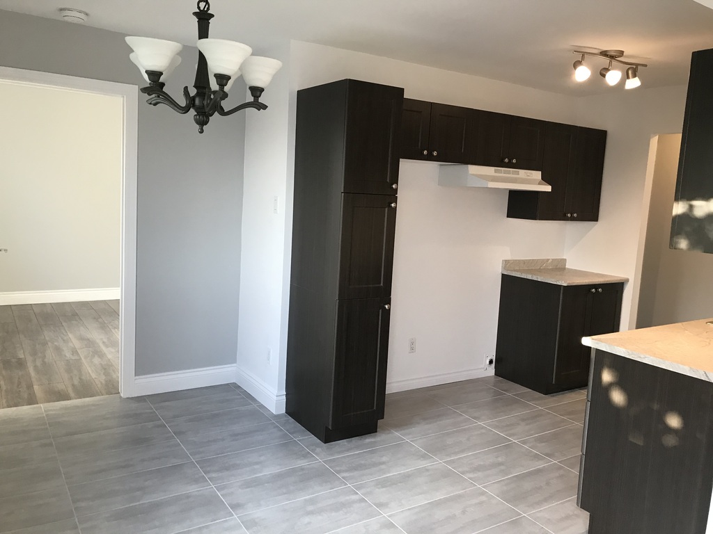 41/2 Situé Près Des Services | 3231572