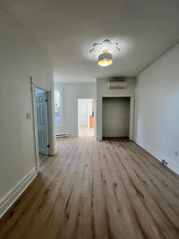 SAINT-HENRI - 4 1/2 + Sous-sol | 3231581