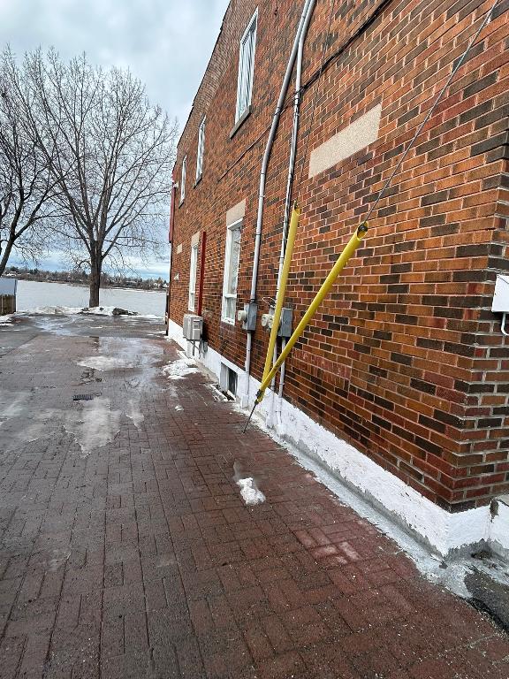 Très grand logement à louer sur deux étages dans un triplex au bord de l'eau | 3231592