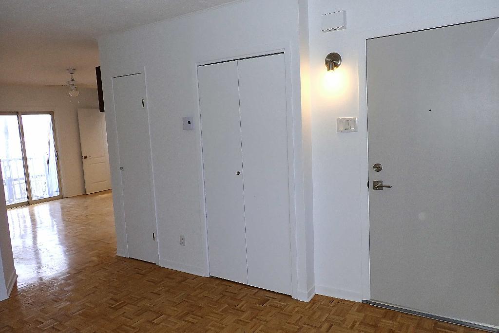 3 1/2 Laval, Duvernay Est, St-Vincent de Paul. Près du Pont A25. | 3231616