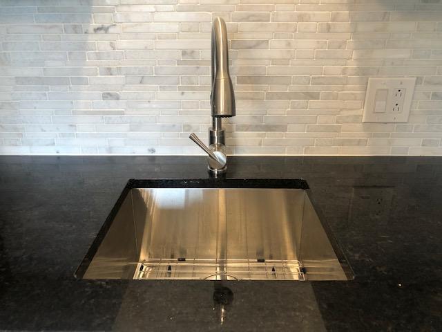 3 1/2 semi-meublé près centre d'achat et autoroute 20 | 3231618